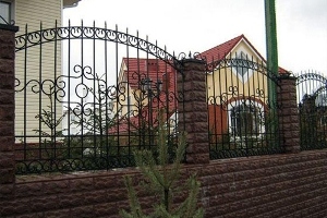 Забор для частного или загородного дома